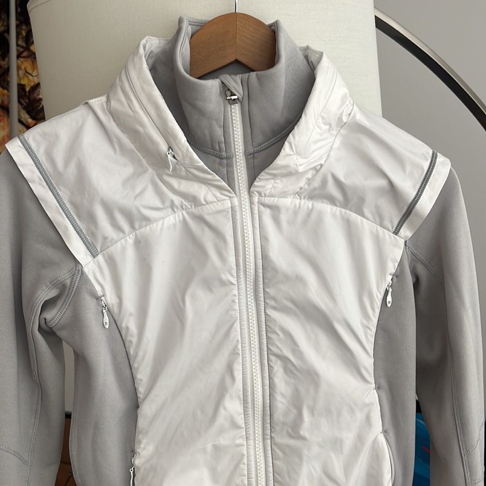 Lululemon Snug Sprinter Jacket - Picture 4 of 10